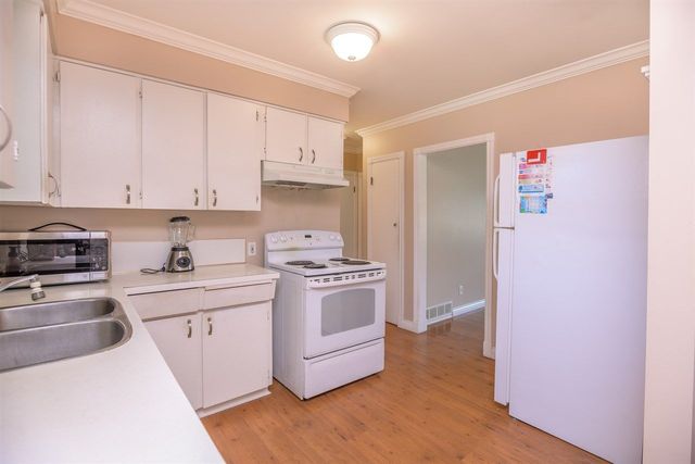 Kitchen at 11773 Carshill Street, West Central, Maple Ridge