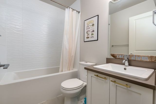 600ea696aeb35b3028d1b1e825eb6c51 at 38354 Summits View Drive, Downtown SQ, Squamish