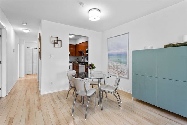 b8966910481f461d96139bf1a6eadab3 at 302 - 2268 Welcher Avenue, Central Pt Coquitlam, Port Coquitlam