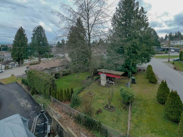 361b1ee6331cf35016fa51f162daf920 at 1932 Pitt River Road, Mary Hill, Port Coquitlam