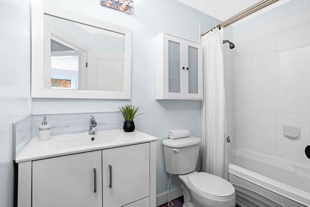 43b2ea0b432116cc29045f55b028d3f9 at 23086 Billy Brown Road, Fort Langley, Langley