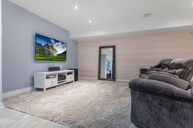 fabf505ae9873cffd618d88fe5d5dcfb at 23086 Billy Brown Road, Fort Langley, Langley