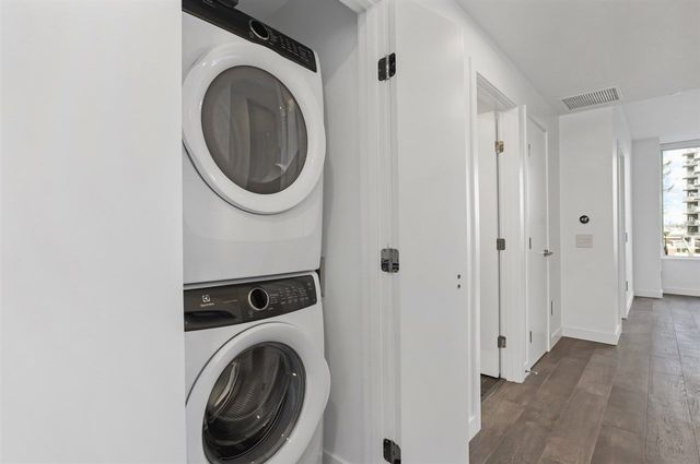 3de418106ea0e7ba81cf60df56fbfab7 at 403 - 15165 Thrift Avenue, White Rock, South Surrey White Rock