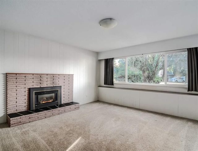 553a44ed2d4fb589e5ecac81636b957c at 2035 Hillside Avenue, Cape Horn, Coquitlam