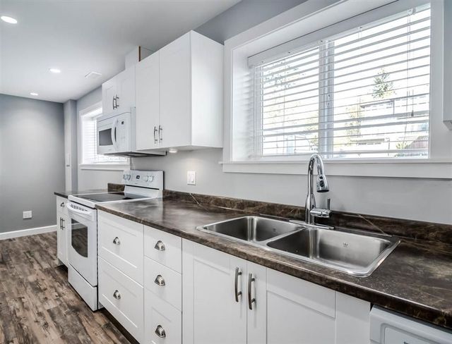 8fe199939c33470815f863a09341c88f at 2035 Hillside Avenue, Cape Horn, Coquitlam