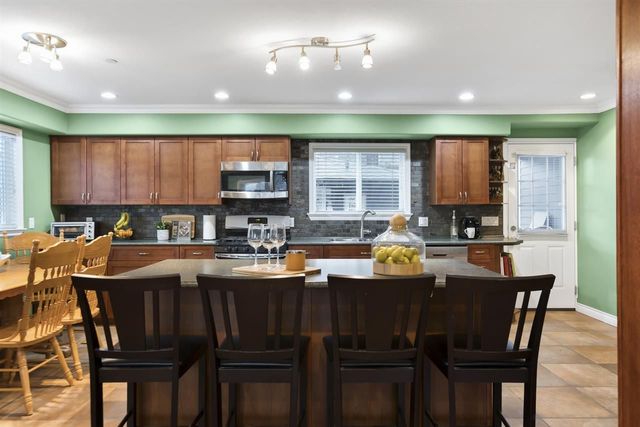 62bd454ba5d3b2b077b59fd3a4e6a58d at 11939 Stephens Street, East Central, Maple Ridge