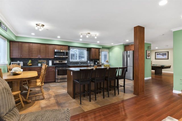 7e57d73b124261fcaff219e06984f4e7 at 11939 Stephens Street, East Central, Maple Ridge