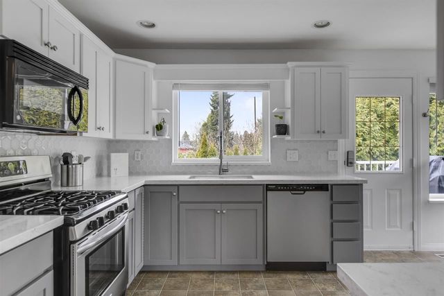 580af2d8465e7333cc99f4d692f94532 at 19549 115b Avenue, South Meadows, Pitt Meadows