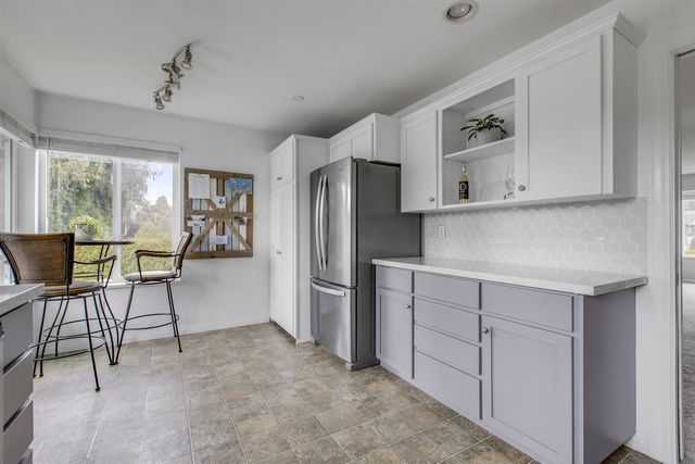 acad159facb1c16b529a179469ecaf73 at 19549 115b Avenue, South Meadows, Pitt Meadows