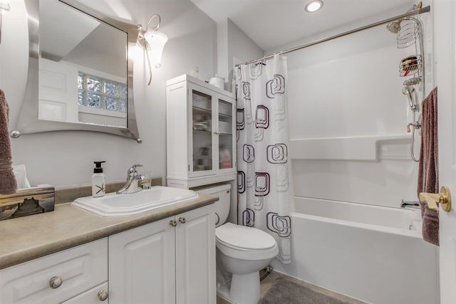 c0f0eeb24a7f6d9aedecea54ff158838 at 19549 115b Avenue, South Meadows, Pitt Meadows