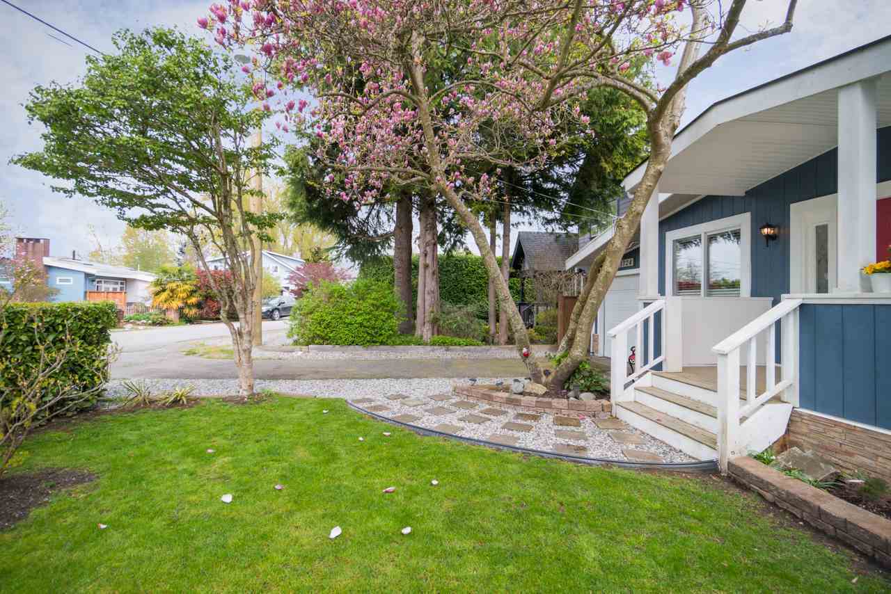 1724-farrell-crescent-beach-grove-tsawwassen-03 at 1724 Farrell Crescent, Beach Grove, Tsawwassen 1724-farrell-crescent-beach-grove-tsawwassen-03 at 1724 Farrell Crescent, Beach Grove, Tsawwassen