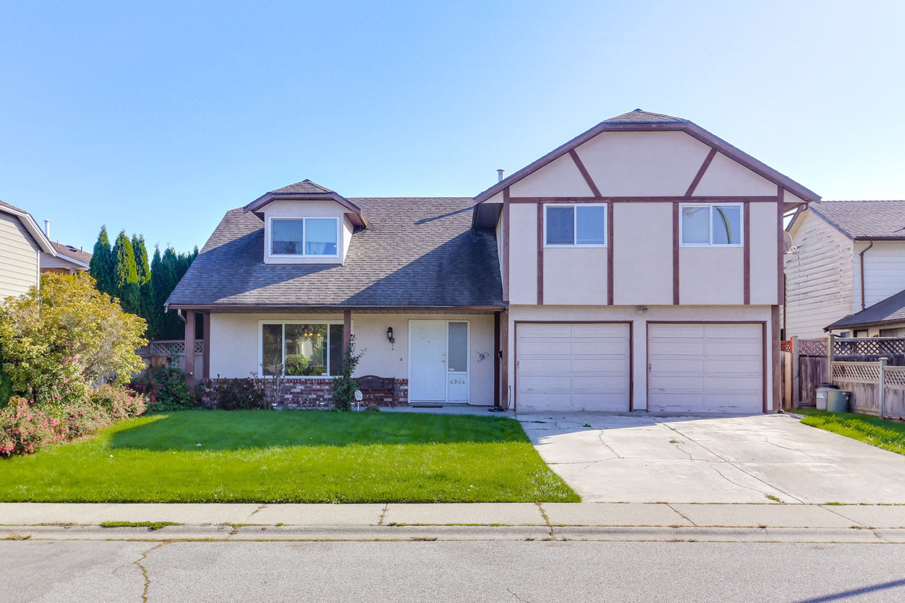 100 at 4904 54 Street, Hawthorne, Ladner 100 at 4904 54 Street, Hawthorne, Ladner