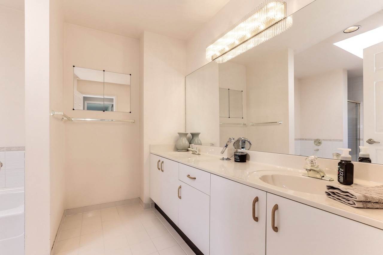 122 at 304 - 5550 14b Avenue, Cliff Drive, Tsawwassen 122 at 304 - 5550 14b Avenue, Cliff Drive, Tsawwassen