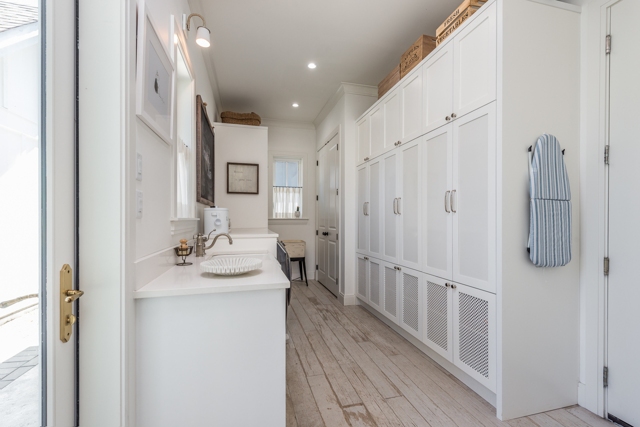 1327-enderby-ave-tsa-colleenburkephotography-14s at 1327 Enderby Avenue, Beach Grove, Tsawwassen 1327-enderby-ave-tsa-colleenburkephotography-14s at 1327 Enderby Avenue, Beach Grove, Tsawwassen