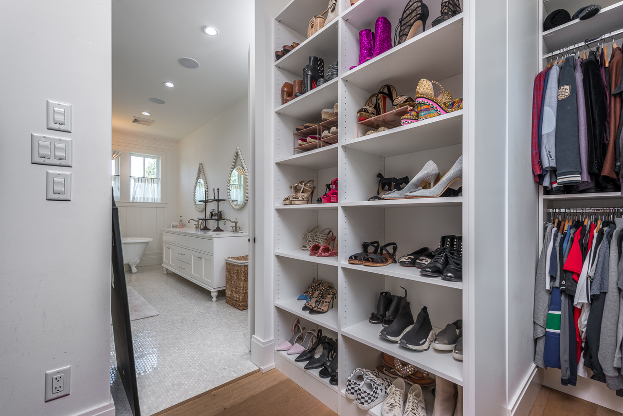 1327-enderby-ave-tsa-colleenburkephotography-23s at 1327 Enderby Avenue, Beach Grove, Tsawwassen 1327-enderby-ave-tsa-colleenburkephotography-23s at 1327 Enderby Avenue, Beach Grove, Tsawwassen