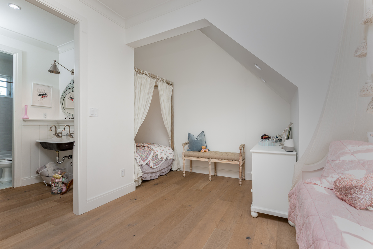 1327-enderby-ave-tsa-colleenburkephotography-24s at 1327 Enderby Avenue, Beach Grove, Tsawwassen 1327-enderby-ave-tsa-colleenburkephotography-24s at 1327 Enderby Avenue, Beach Grove, Tsawwassen