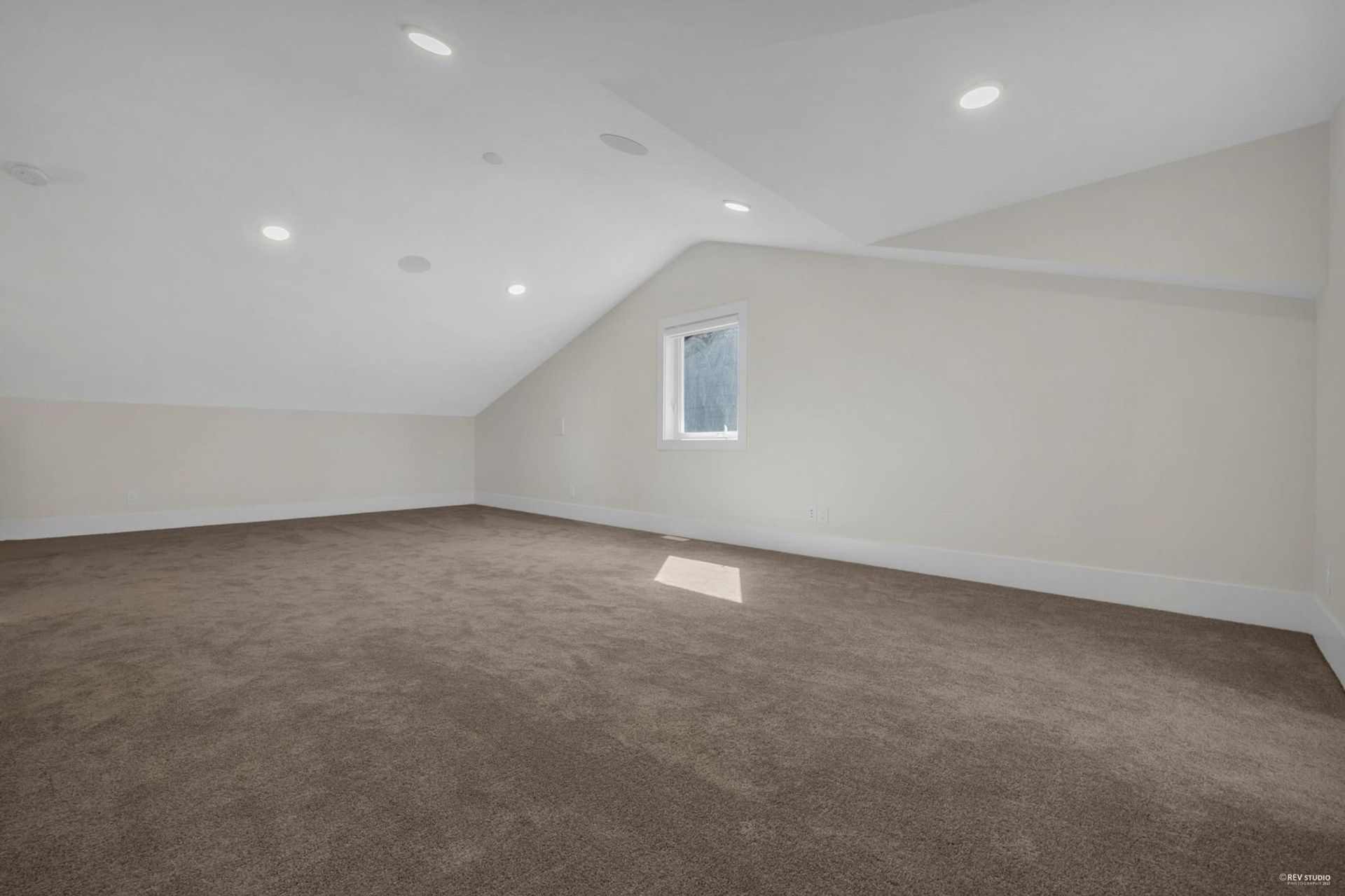 5094b-bentley-drive-hawthorne-ladner-33 at 5094B Bentley Drive, Hawthorne, Ladner 5094b-bentley-drive-hawthorne-ladner-33 at 5094B Bentley Drive, Hawthorne, Ladner