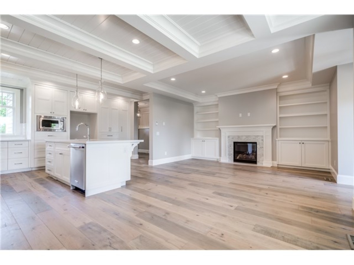 image-261857731-11.jpg at 2202  Place, King George Corridor, South Surrey White Rock image-261857731-11.jpg at 2202  Place, King George Corridor, South Surrey White Rock