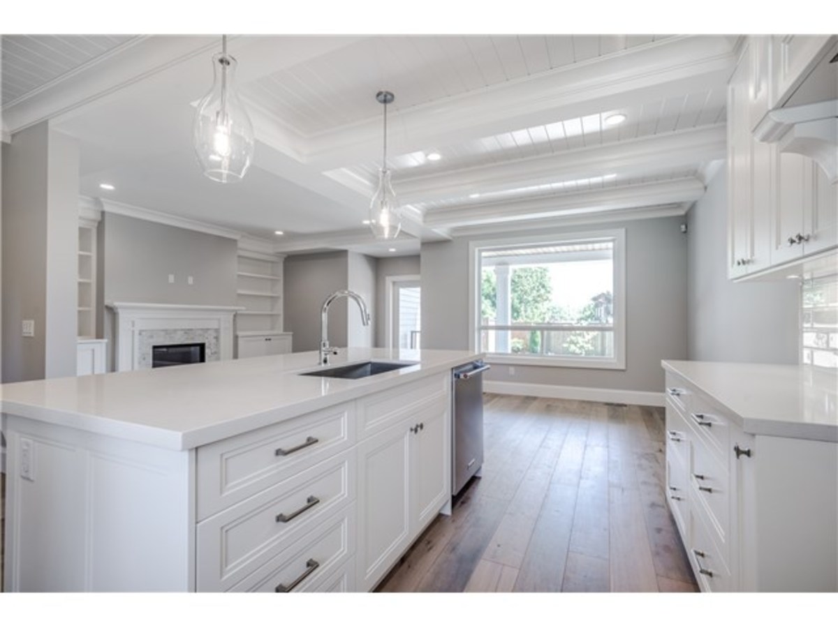 image-261857731-7.jpg at 2202  Place, King George Corridor, South Surrey White Rock image-261857731-7.jpg at 2202  Place, King George Corridor, South Surrey White Rock