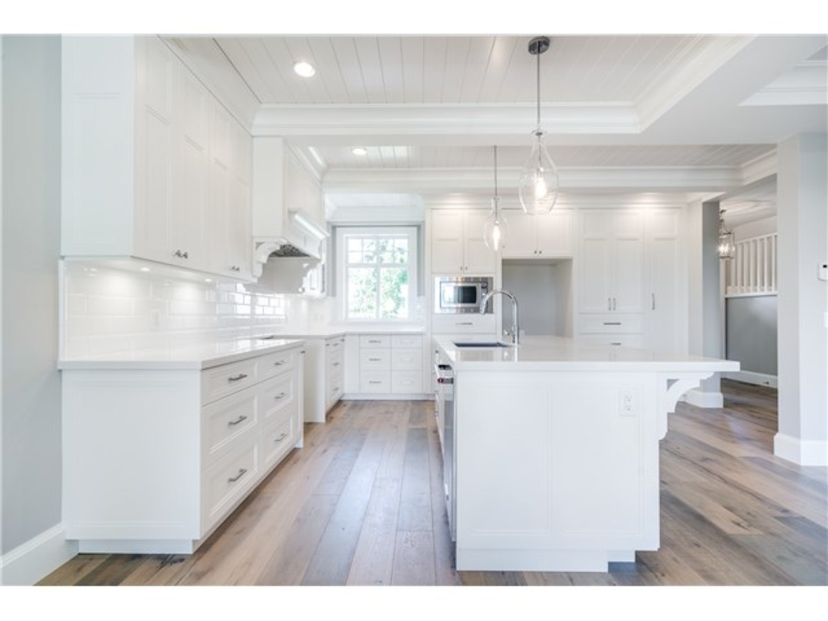 image-261857731-9.jpg at 2202  Place, King George Corridor, South Surrey White Rock image-261857731-9.jpg at 2202  Place, King George Corridor, South Surrey White Rock