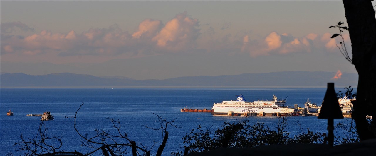 image-262068012-3.jpg at 409 English Bluff Road, English Bluff, Tsawwassen image-262068012-3.jpg at 409 English Bluff Road, English Bluff, Tsawwassen