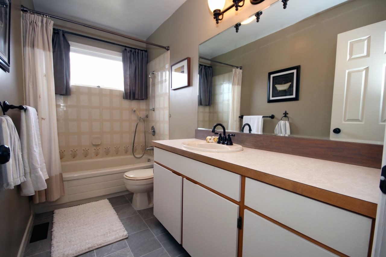 image-262072240-20.jpg at 5255  Avenue, Pebble Hill, Tsawwassen image-262072240-20.jpg at 5255  Avenue, Pebble Hill, Tsawwassen