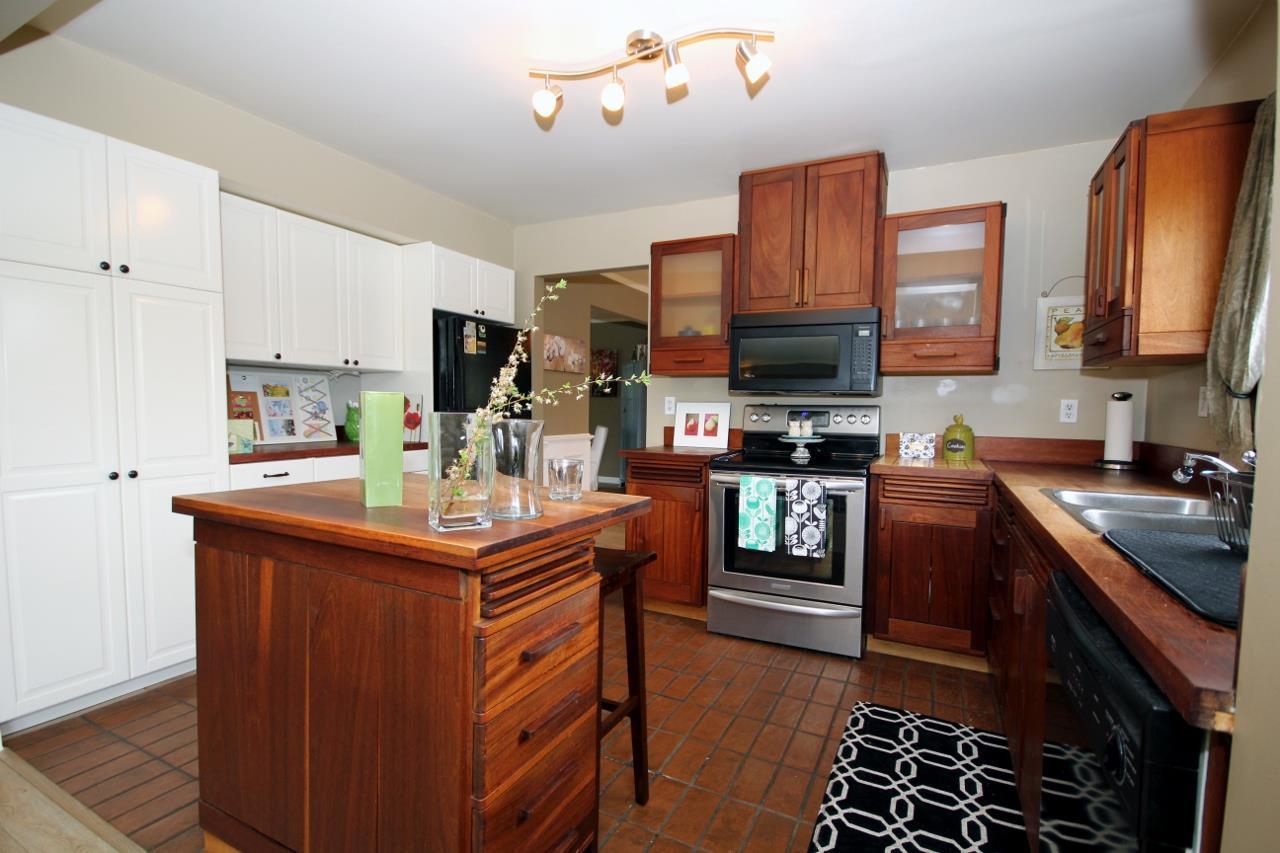 image-262072240-8.jpg at 5255  Avenue, Pebble Hill, Tsawwassen image-262072240-8.jpg at 5255  Avenue, Pebble Hill, Tsawwassen