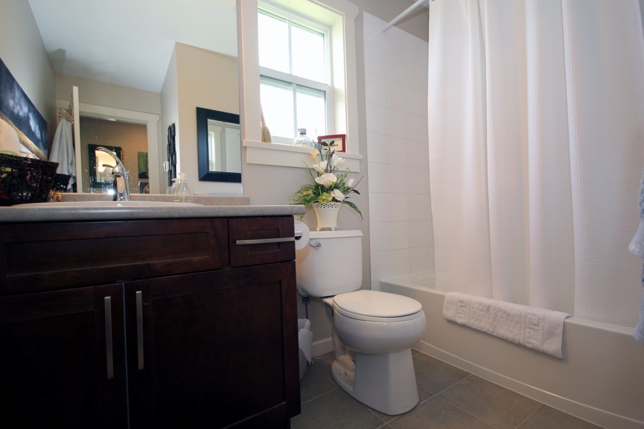 image-262083923-12.jpg at 5 - 4887  Avenue, Hawthorne, Ladner image-262083923-12.jpg at 5 - 4887  Avenue, Hawthorne, Ladner