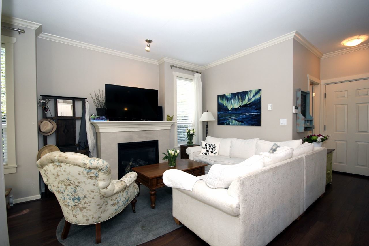 image-262083923-4.jpg at 5 - 4887  Avenue, Hawthorne, Ladner image-262083923-4.jpg at 5 - 4887  Avenue, Hawthorne, Ladner