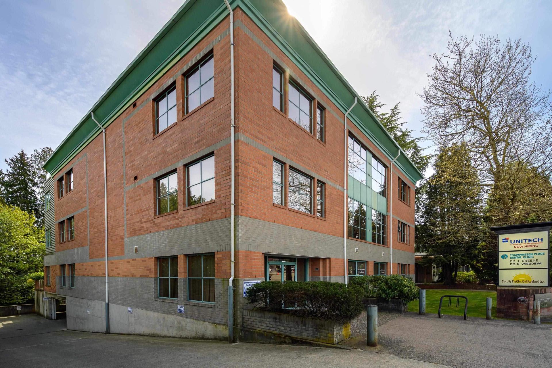 Photo of 300 - 1530 56 Street, Beach Grove, Tsawwassen