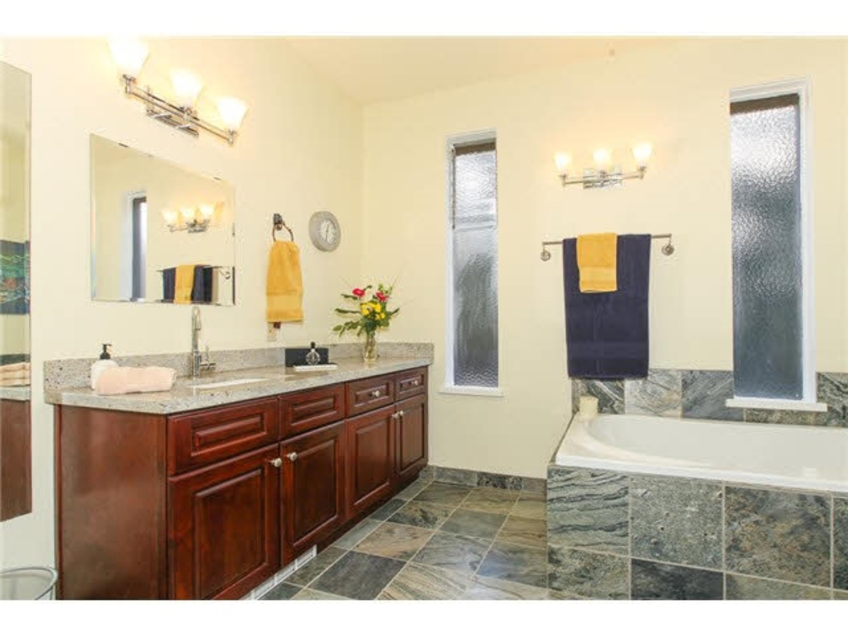 12 at 16 Georgia Wynd, Pebble Hill, Tsawwassen 12 at 16 Georgia Wynd, Pebble Hill, Tsawwassen