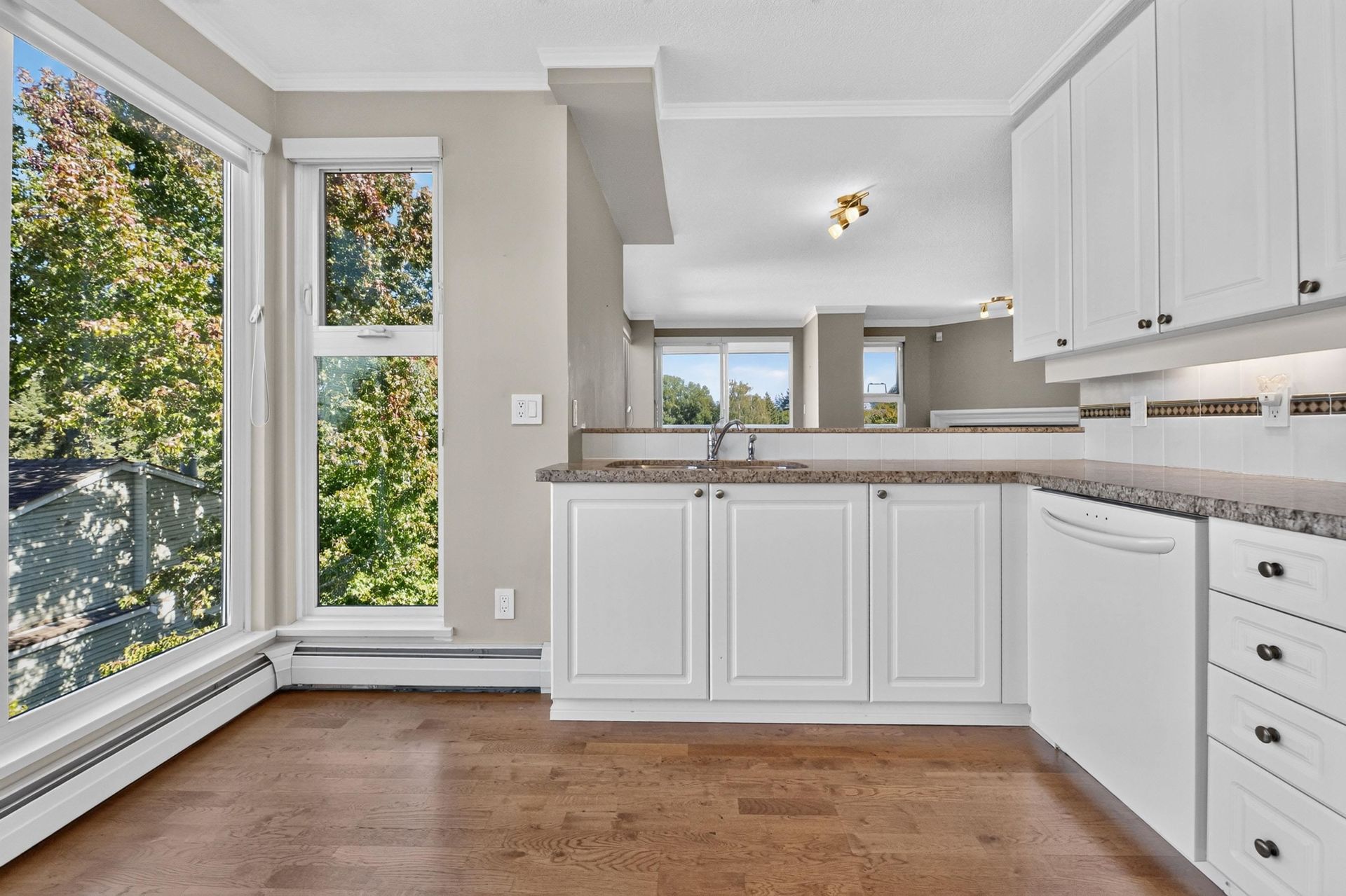 1400-view-crescent-beach-grove-tsawwassen-14 at 404 - 1400 View Crescent, Beach Grove, Tsawwassen