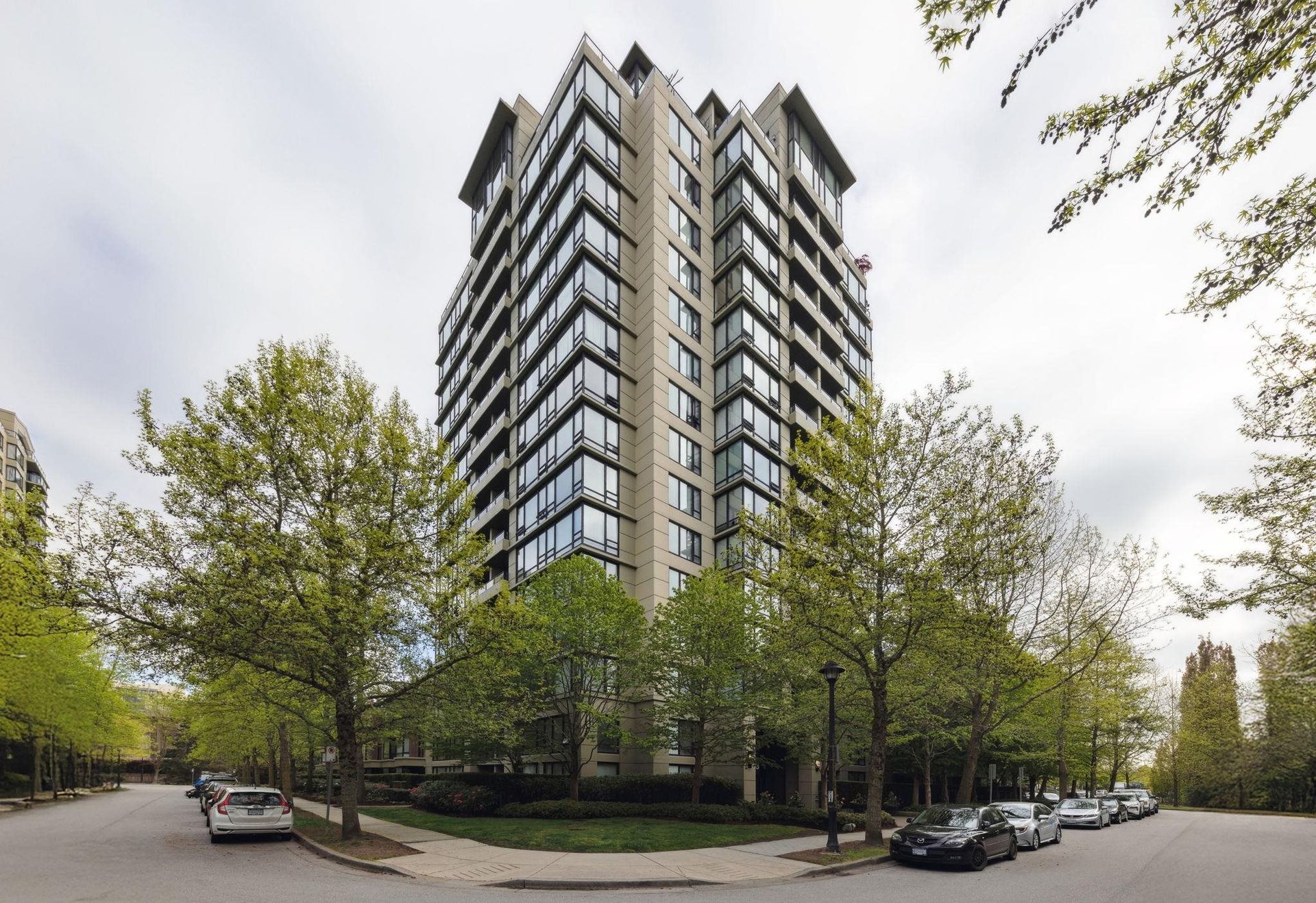 1607 - 9133 Hemlock Drive, McLennan North, Richmond