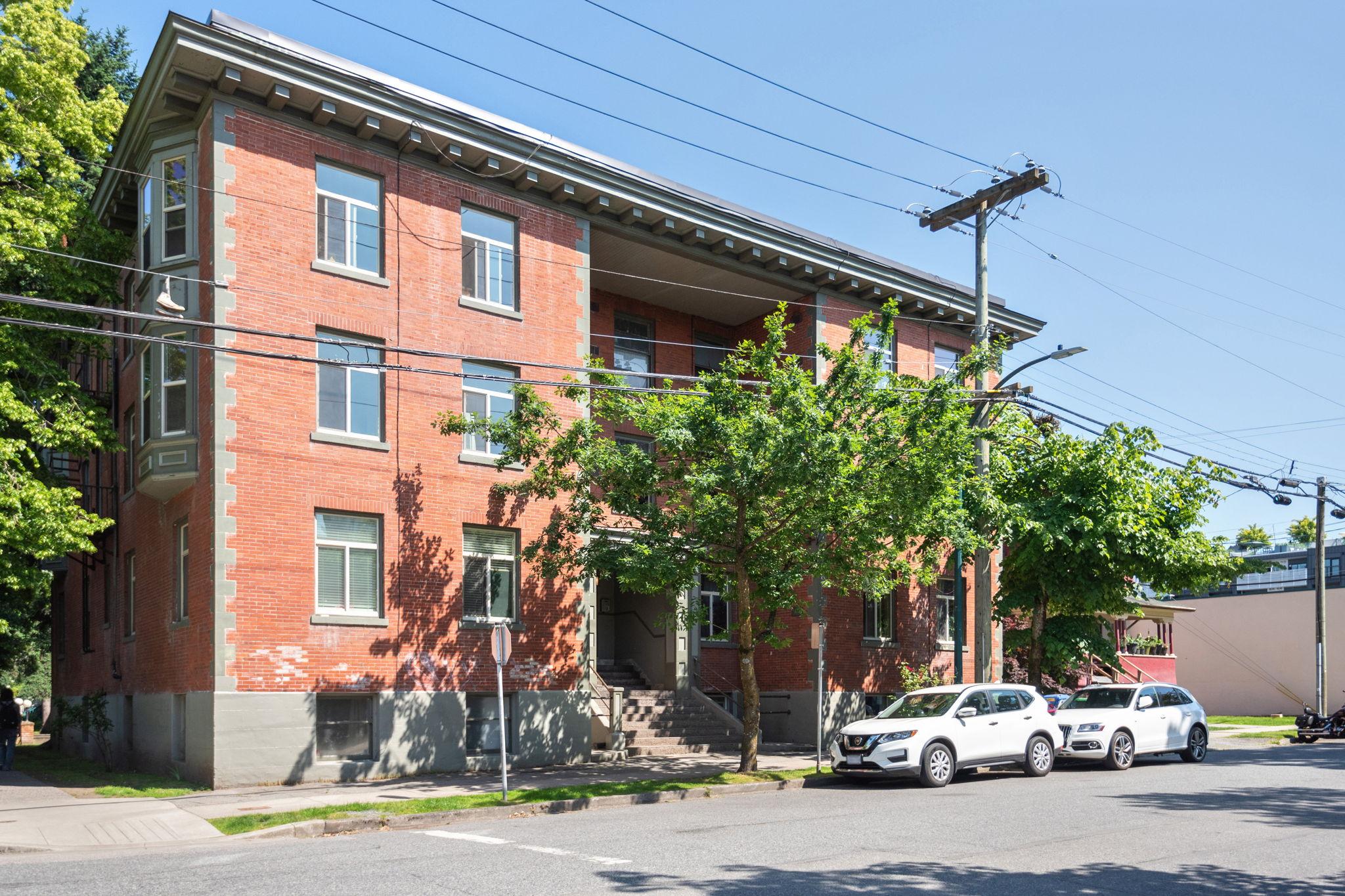 2420-2404 Guelph, Vancouver photo number 2