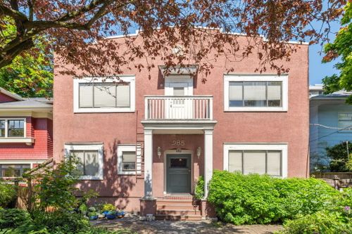 Exterior 2 at 985 Broughton, Vancouver