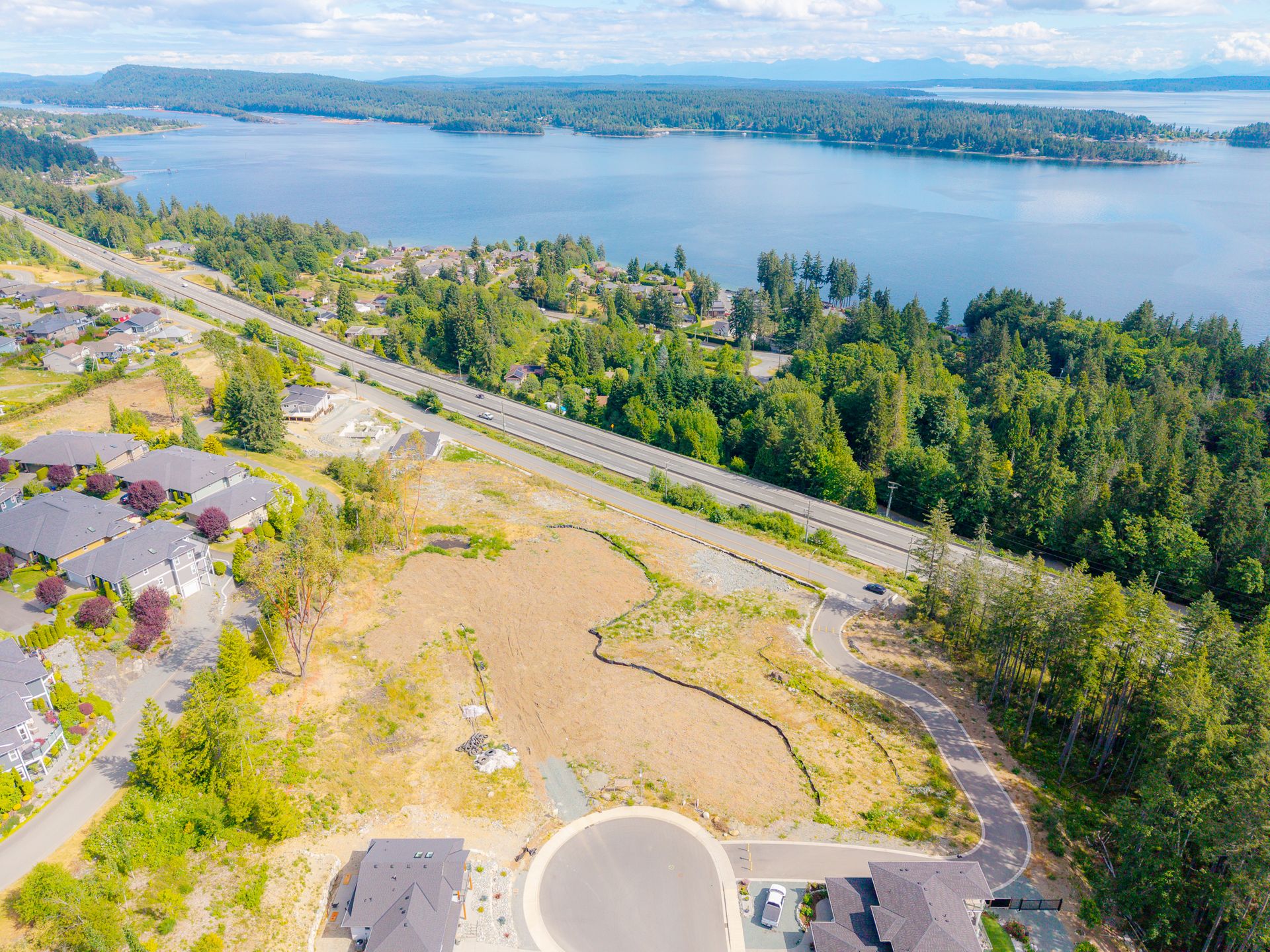 670 Farrell, Ladysmith photo number 1