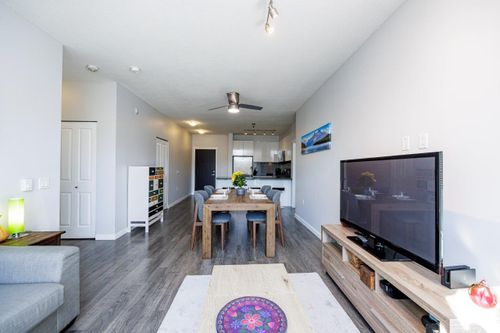 2665mountain-15 at 301 - 2665 Mountain Highway, Lynn Valley, North Vancouver