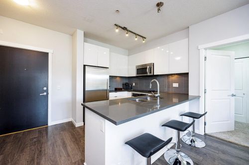 2665mountain-18 at 301 - 2665 Mountain Highway, Lynn Valley, North Vancouver