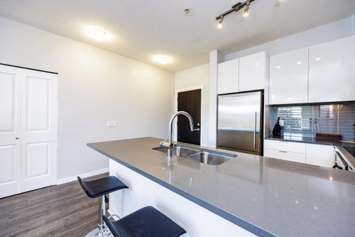 2665mountain-22 at 301 - 2665 Mountain Highway, Lynn Valley, North Vancouver