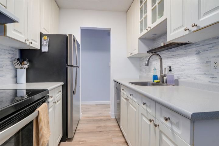 170-e-3rd-street-lower-lonsdale-north-vancouver-04 at 314 - 170 E 3rd Street, Lower Lonsdale, North Vancouver