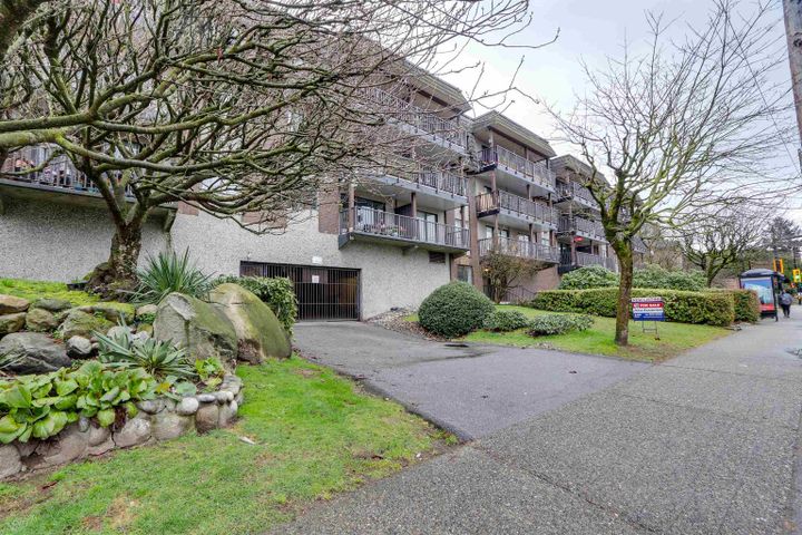 170-e-3rd-street-lower-lonsdale-north-vancouver-17 at 314 - 170 E 3rd Street, Lower Lonsdale, North Vancouver