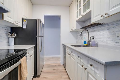 170-e-3rd-street-lower-lonsdale-north-vancouver-04 at 314 - 170 E 3rd Street, Lower Lonsdale, North Vancouver