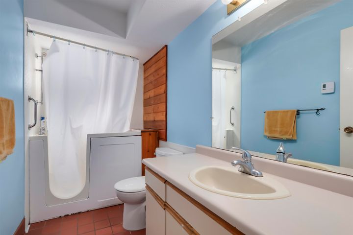 229-w-22nd-street-central-lonsdale-north-vancouver-22 at 229 W 22nd Street, Central Lonsdale, North Vancouver