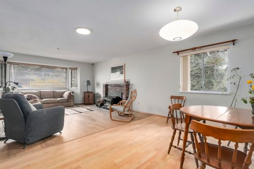 229-w-22nd-street-central-lonsdale-north-vancouver-02 at 229 W 22nd Street, Central Lonsdale, North Vancouver