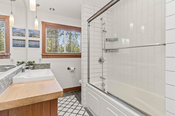 40495-n-highlands-way-garibaldi-highlands-squamish-25 at 40495 N Highlands Way, Garibaldi Highlands, Squamish
