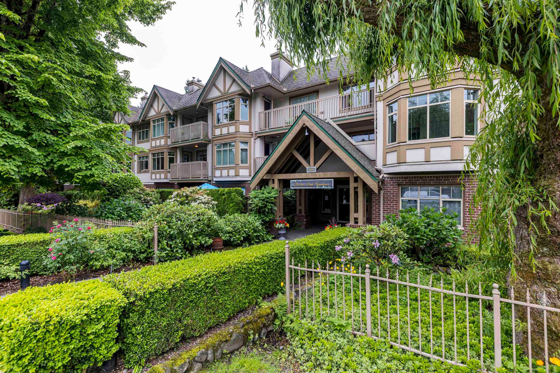 412 - 2059 Chesterfield Avenue, Central Lonsdale, North Vancouver 
