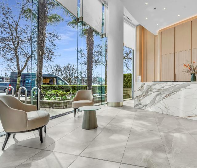 2002 - 1033 Marinaside Crescent, Yaletown, Vancouver West 2