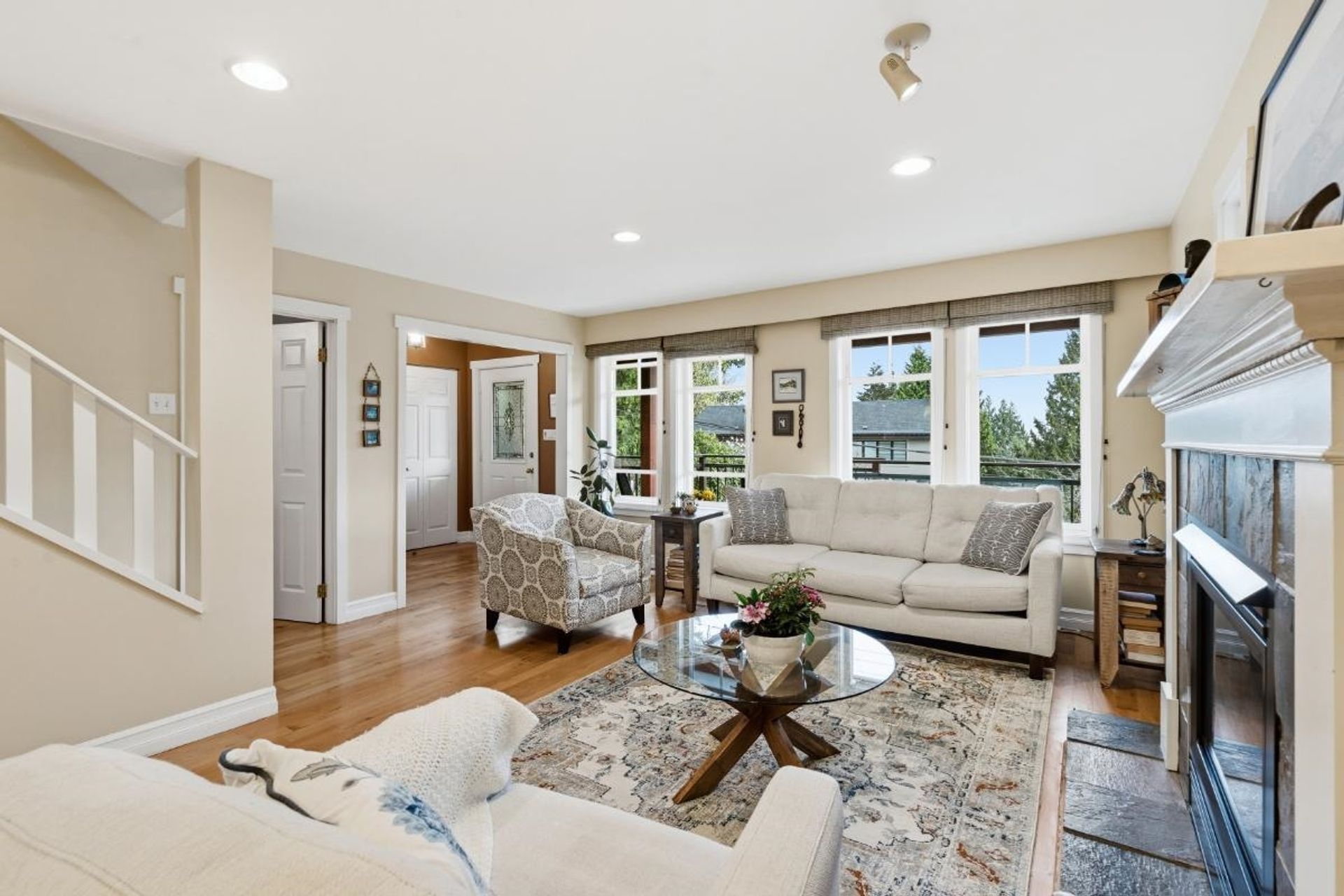 272-osborne-road-e-upper-lonsdale-north-vancouver-04 at 272 Osborne Road E, Upper Lonsdale, North Vancouver