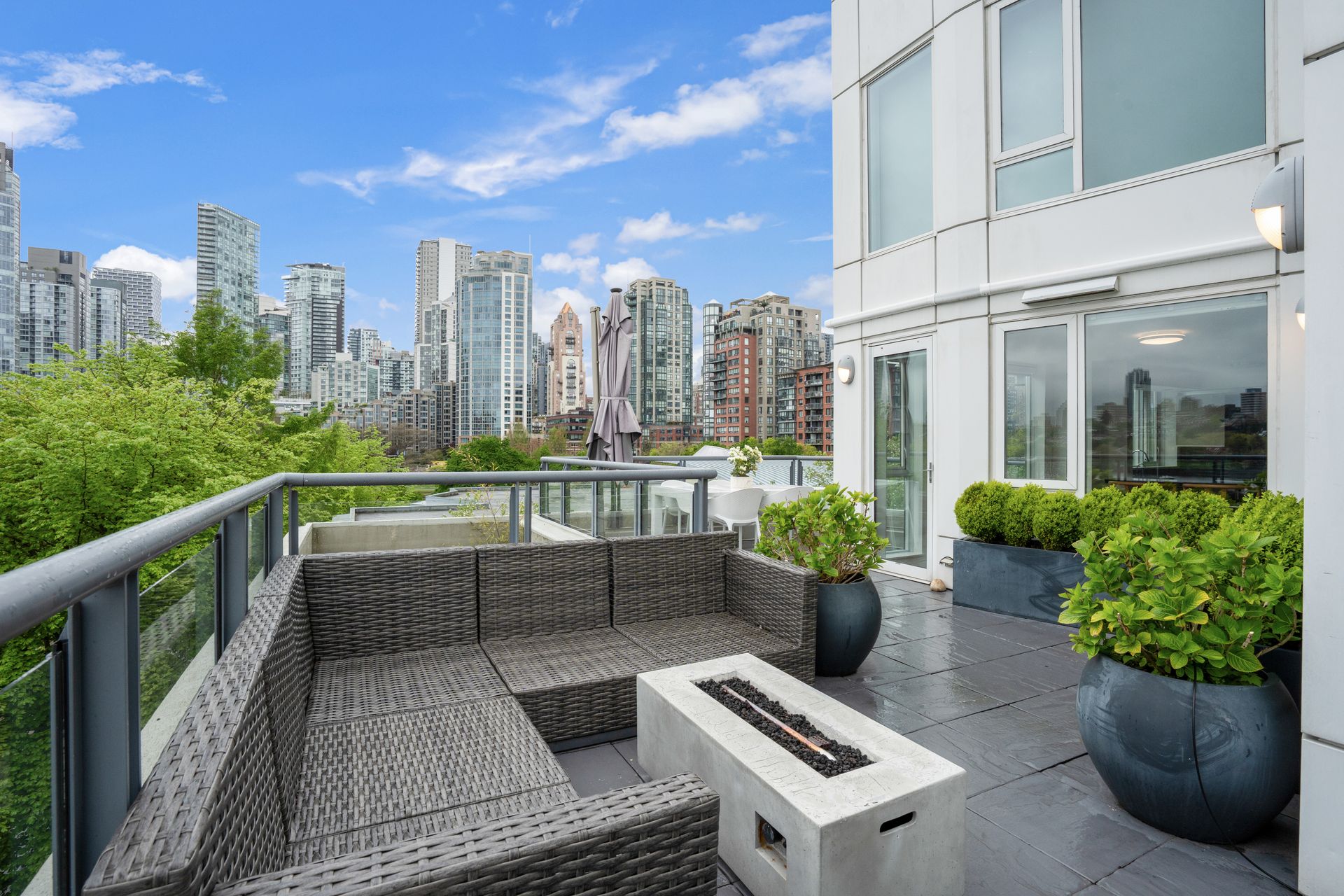 15 at 603 - 1383 Marinaside Crescent, Yaletown, Vancouver West