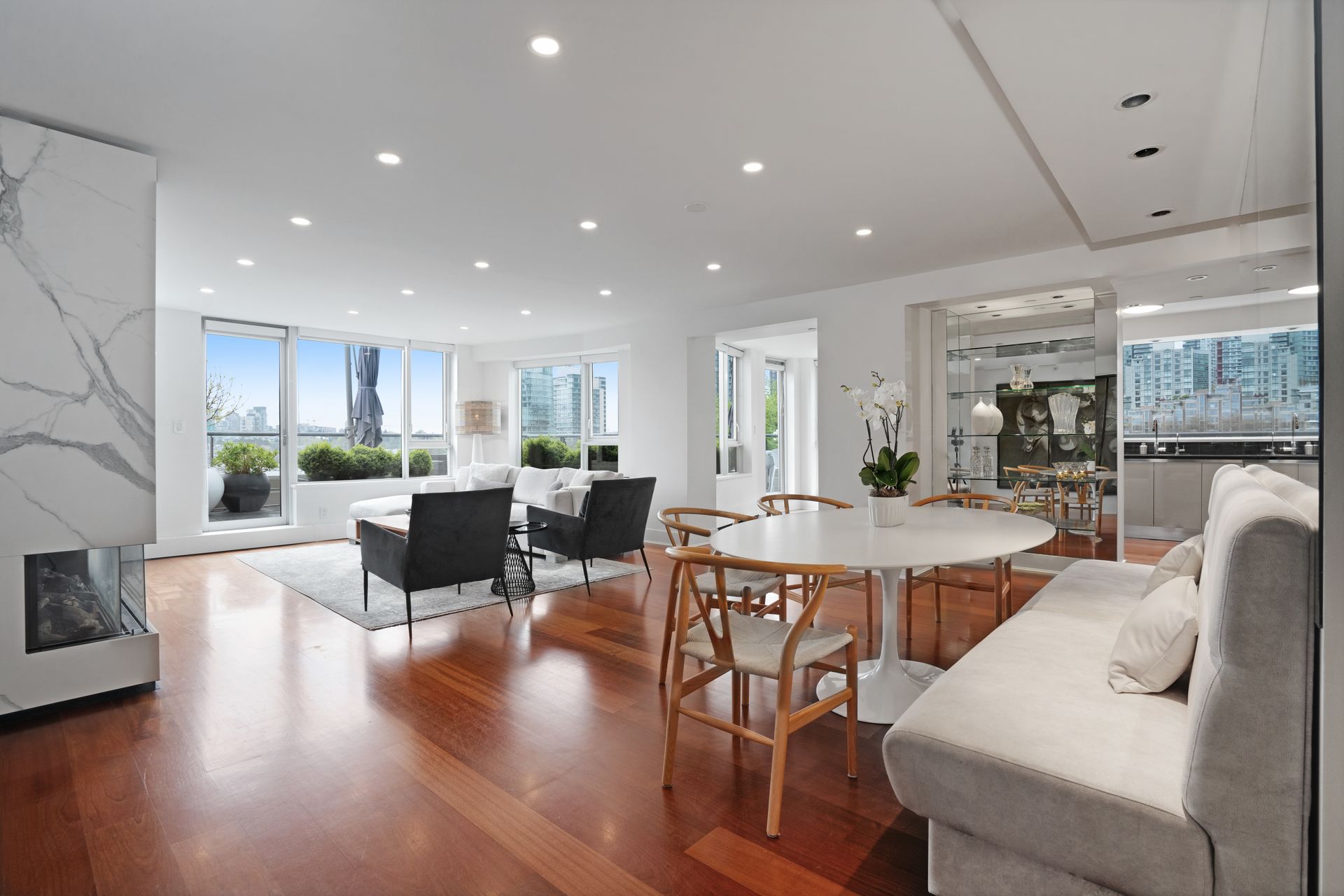 4 at 603 - 1383 Marinaside Crescent, Yaletown, Vancouver West